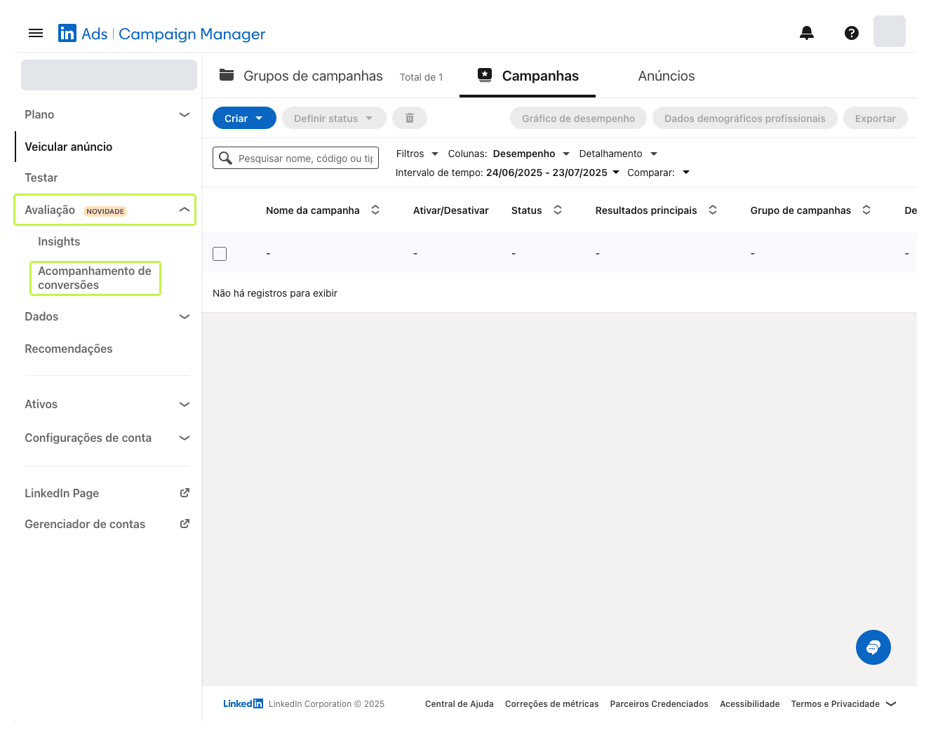 Menu Avaliação do LinkedIn com a opção Acompanhamento de conversões