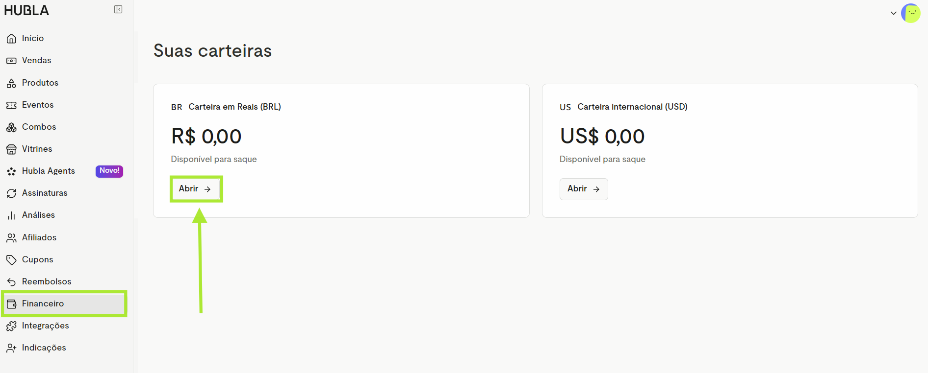 Tela Suas carteiras com o menu Financeiro destacado e as carteiras em Reais e internacional, cada uma com o botão Abrir